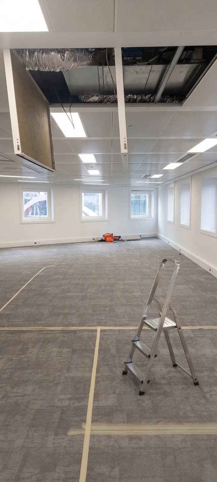 Complete office renovation — immagine 2
