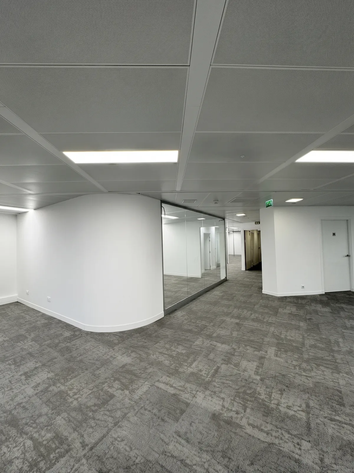 Complete office renovation — immagine 7
