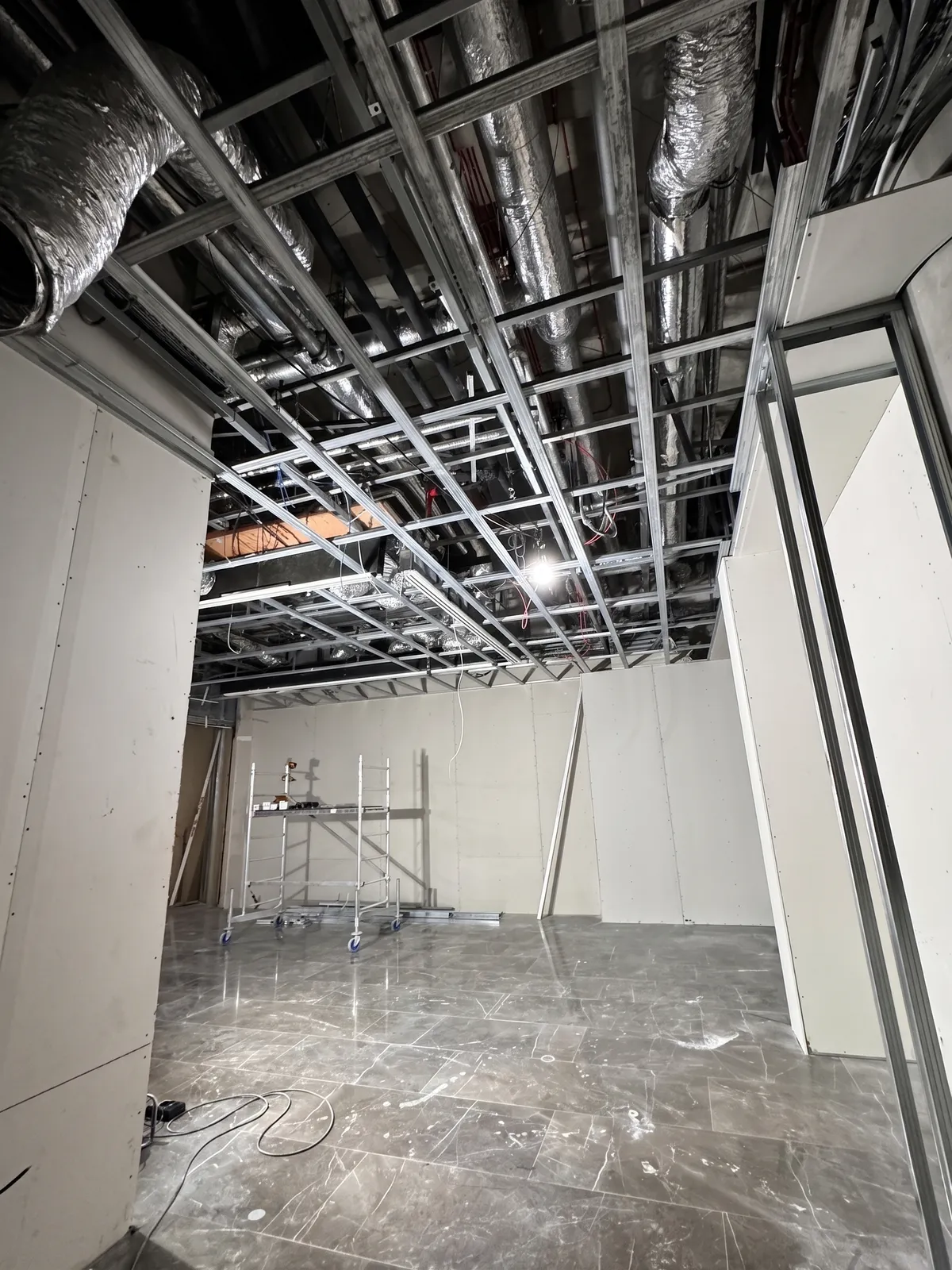 Retail point-of-sale fit-out — immagine 2
