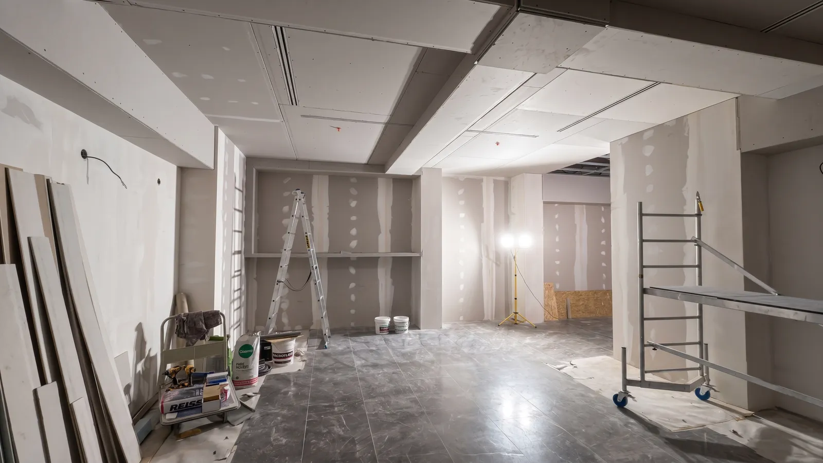 Retail point-of-sale fit-out — immagine 3