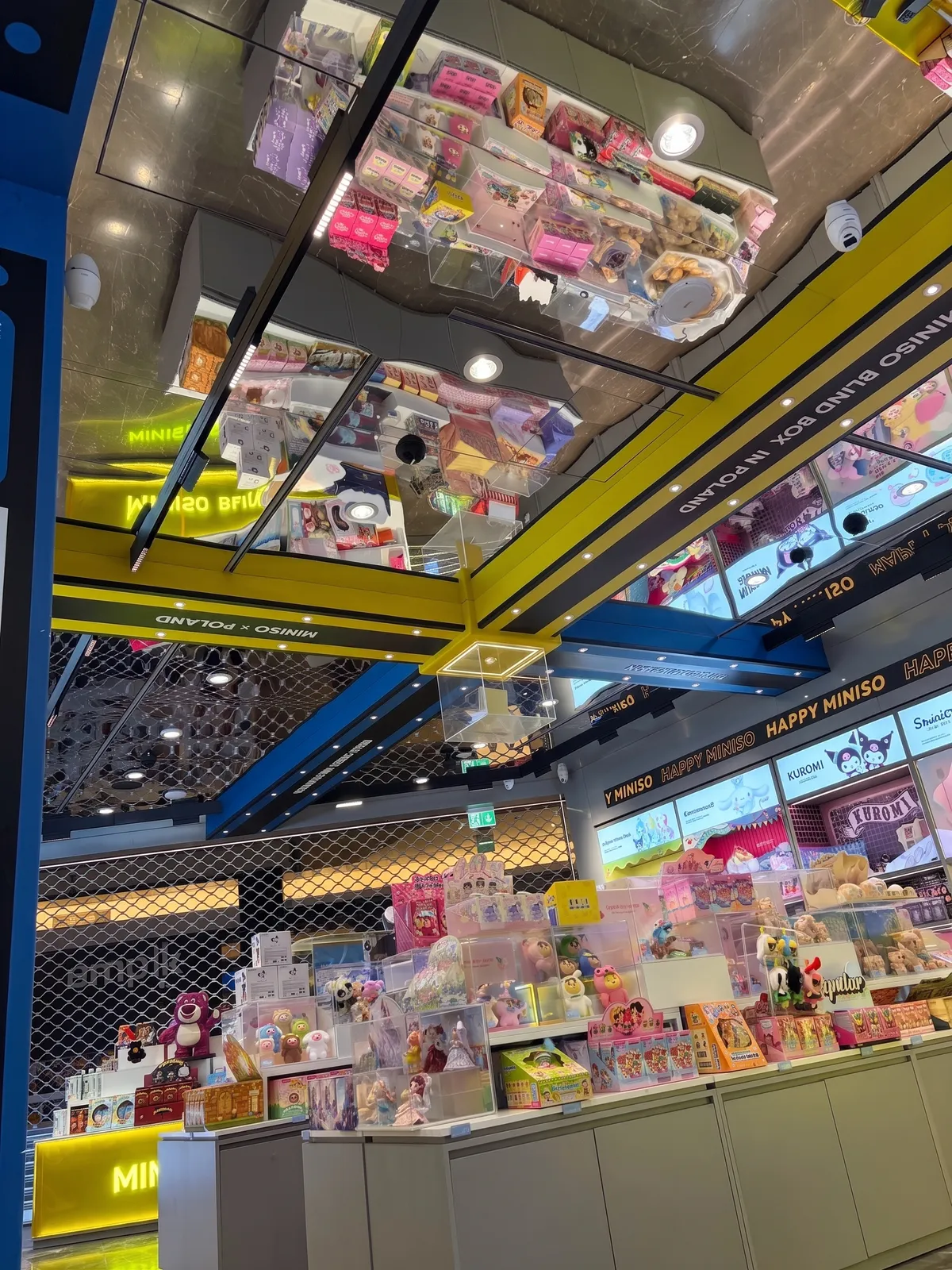 Retail point-of-sale fit-out — immagine 5