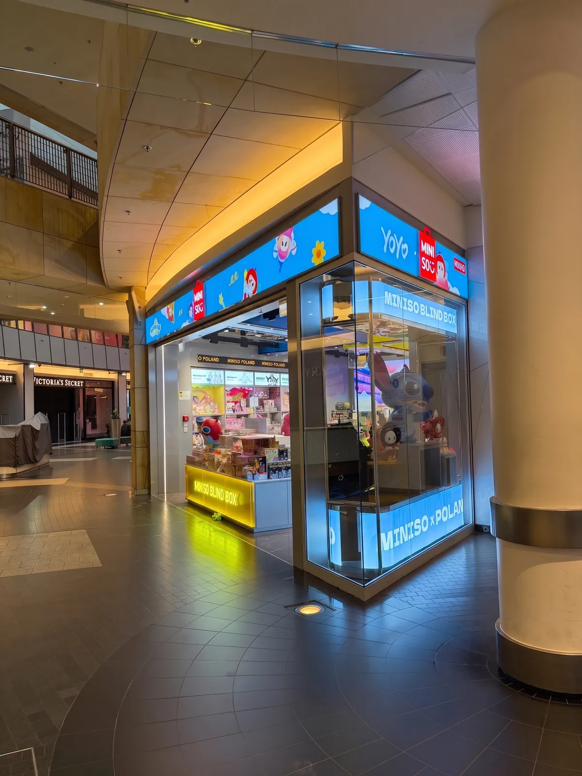 Retail point-of-sale fit-out — immagine 6